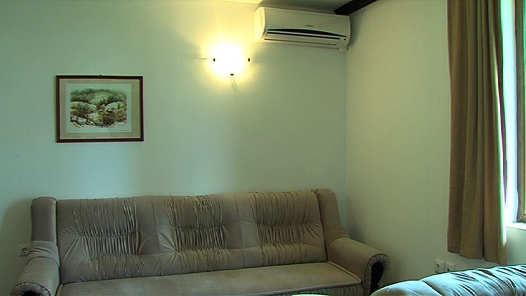 Motel Koziyat Rog Malko Turnovo Ngoại thất bức ảnh